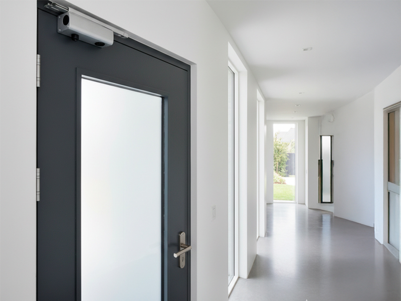 Аксесуари для дверної фурнітури: надійність та комфорт у кожній деталі